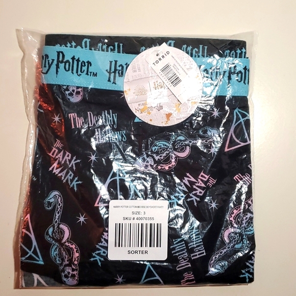 ❤️NWT VINTAGE TORRID HARRY POTTER HOGWARTS BOYSHORT PANTY - PLUS SIZE PANTIES 4X - Picture 4 of 9